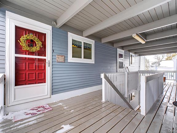 4th image of 700 Commons Way #E