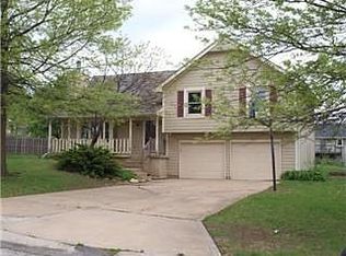 1106 Brookside Pl, Raymore, MO 64083