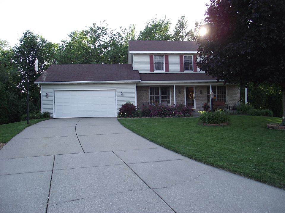 1st image of 2558 Winesap Dr NE