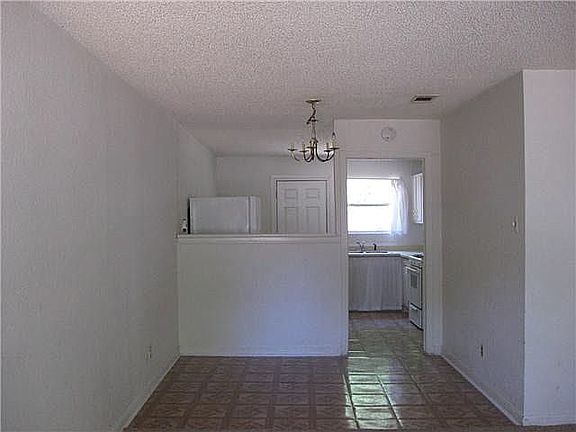 5th image of 1706 Alamo Ave