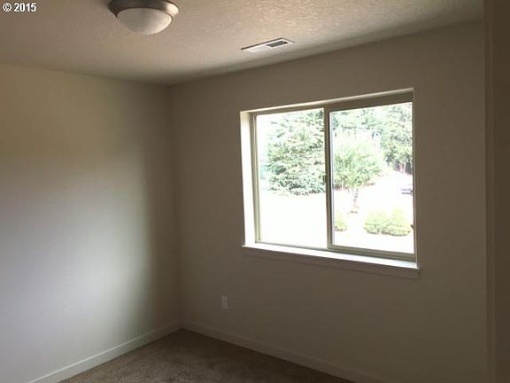 2nd image of 4820 NE 56th Pl