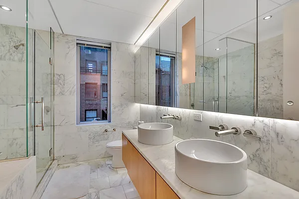 Rented by CORE | media 14