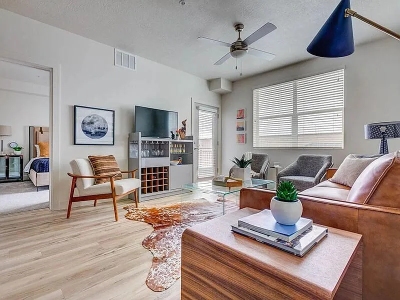 21LUX Apartments — Photo 1