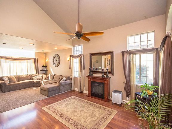 3rd image of 8612 Maple Hall Dr