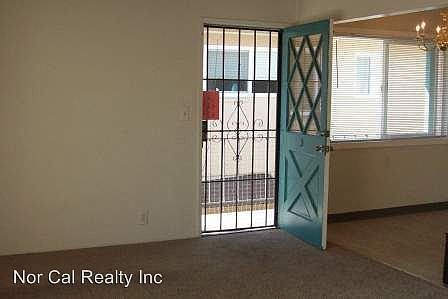 3rd image of 3444 Redwood Ct APT 3