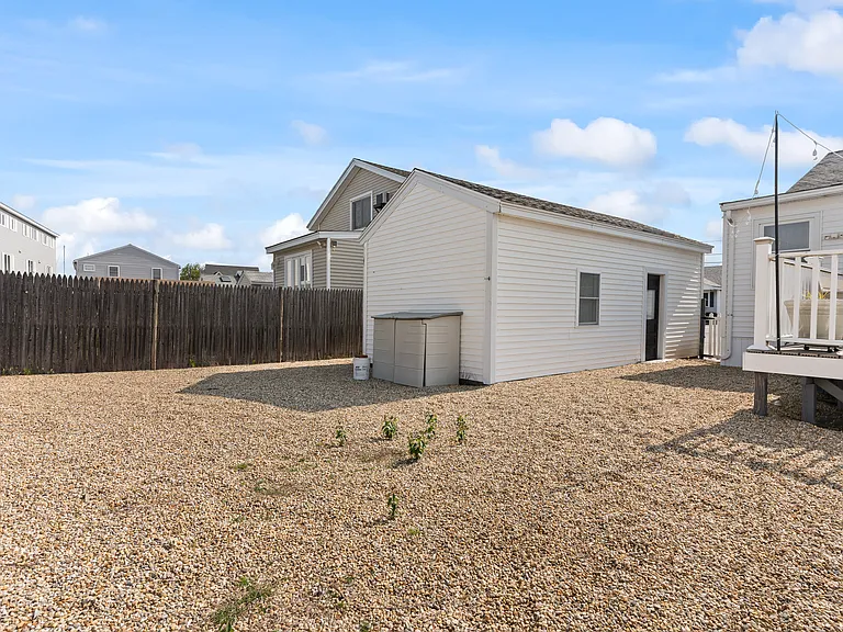 12 Harris Ave — Photo 34