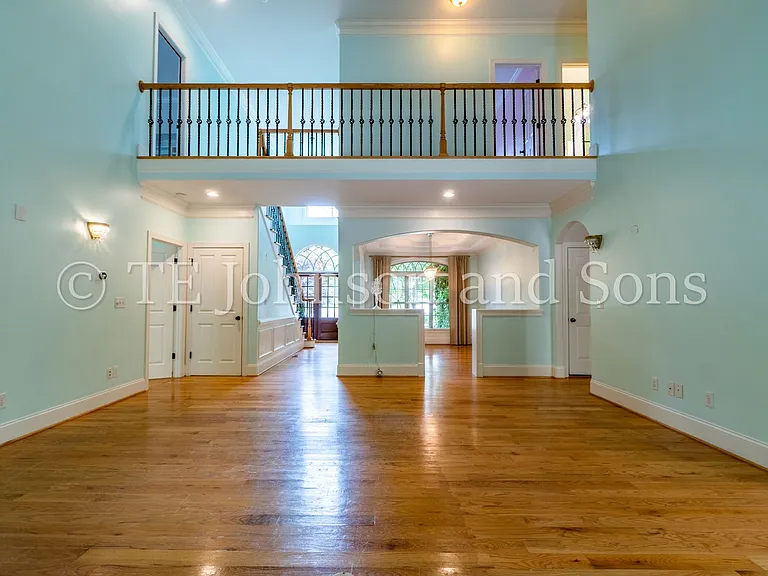 1112 Oakencroft Ct — Photo 7