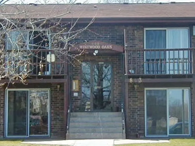 843 Driftwood Dr #6 — Photo 1