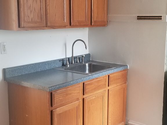 2nd image of 5517 W Edmunds St APT 2E