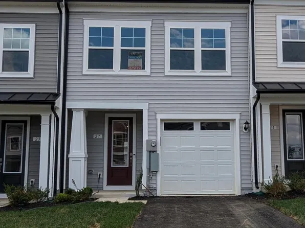 27 Towton Pl, Charles Town, WV 25414