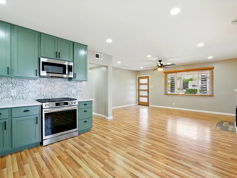 2905 San Rafael Ave SE — Photo 10