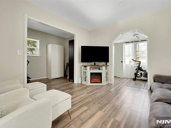 4th image of 500 Ridgefield Terrace