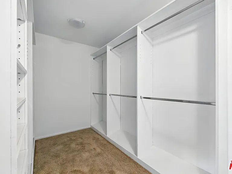 1675 N Woods Dr — Photo 61