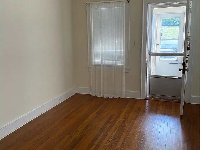 7 Chestnut St — Photo 2