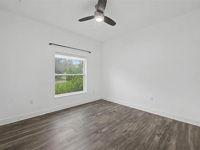 606 Royal Crest Dr — Photo 21