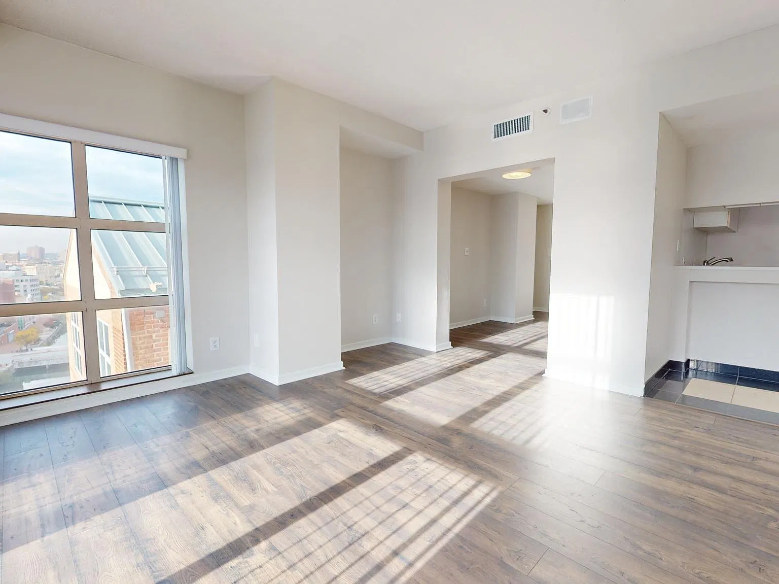 1 bed, 1304 sqft, $2,200 — Photo 3
