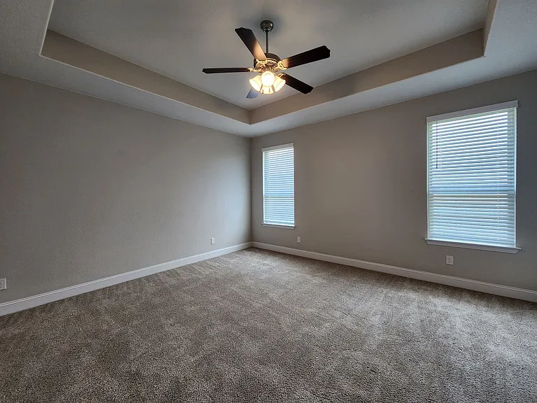 1331 Gruene Glen St — Photo 17