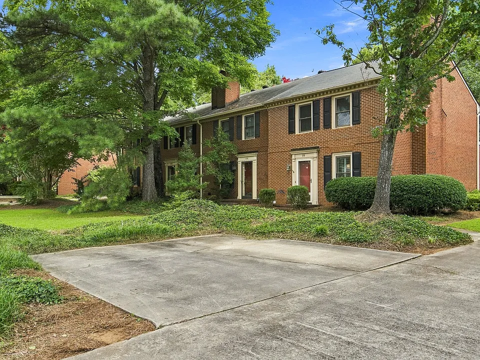 1118 Old Roswell Rd