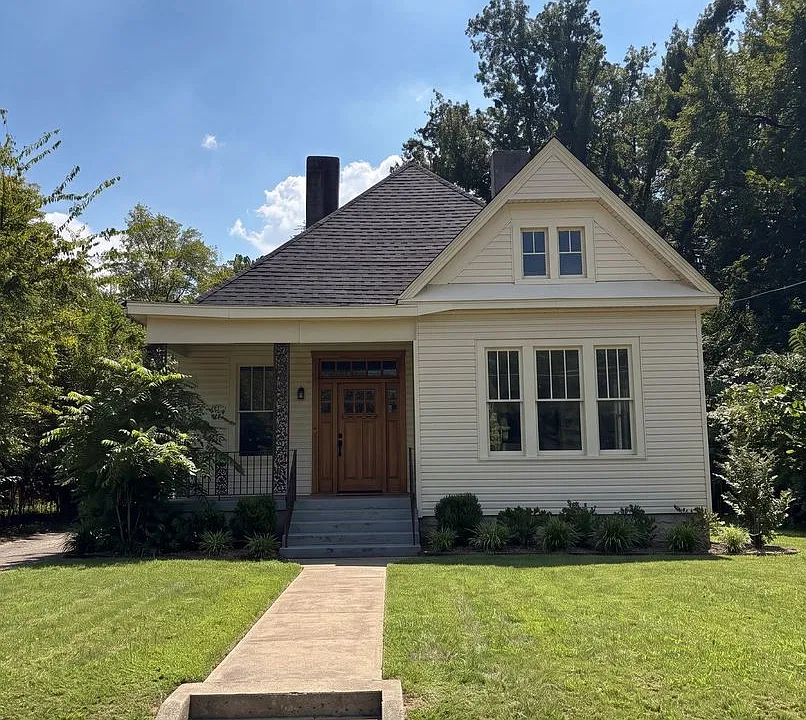 385 Walker Ave