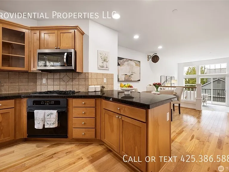 1947 NE Killian Ln #1 — Photo 4