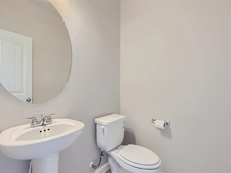 1505 Everts St — Photo 18