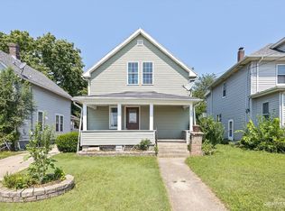 667 S Lake St, Aurora, IL 60506