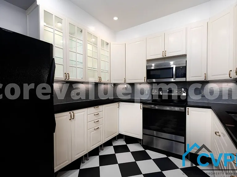 1934 Hackberry Ct — Photo 9