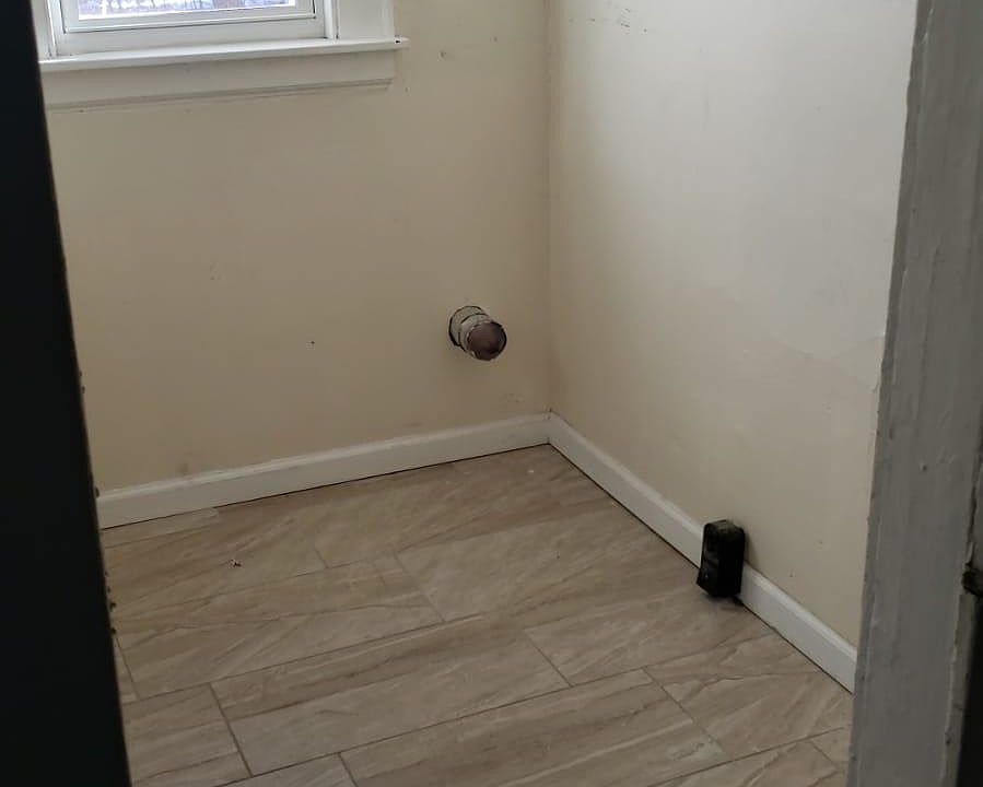 1st image of 431 East St #1
