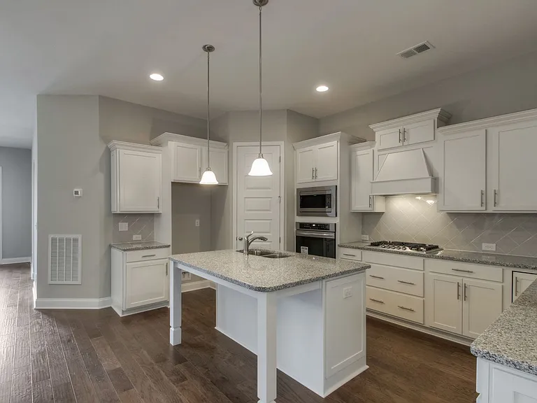 923 Scouting Dr — Photo 10