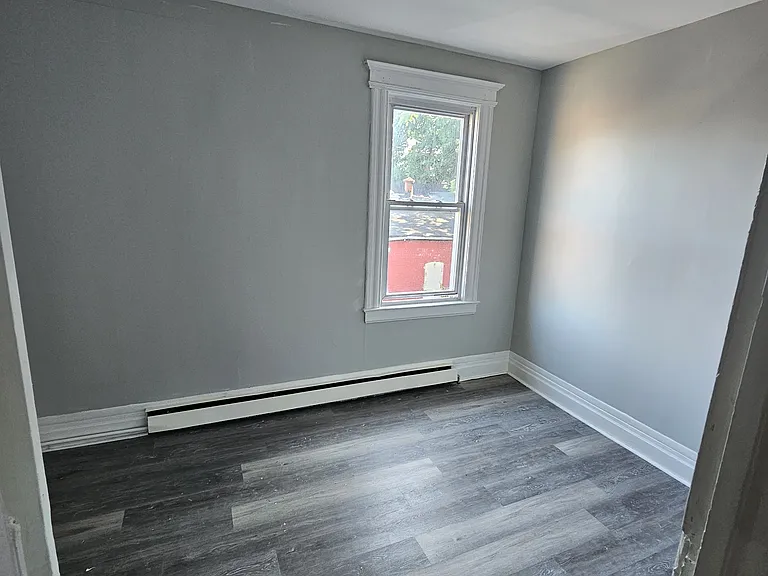 592 S 20th St #2 — Photo 14
