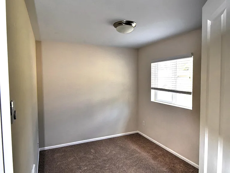 8724 Stockholm Ln NE — Photo 17