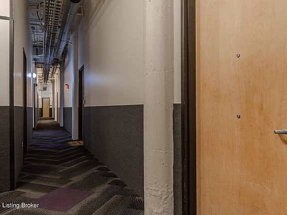2nd image of 815 W Market St Unit 807
