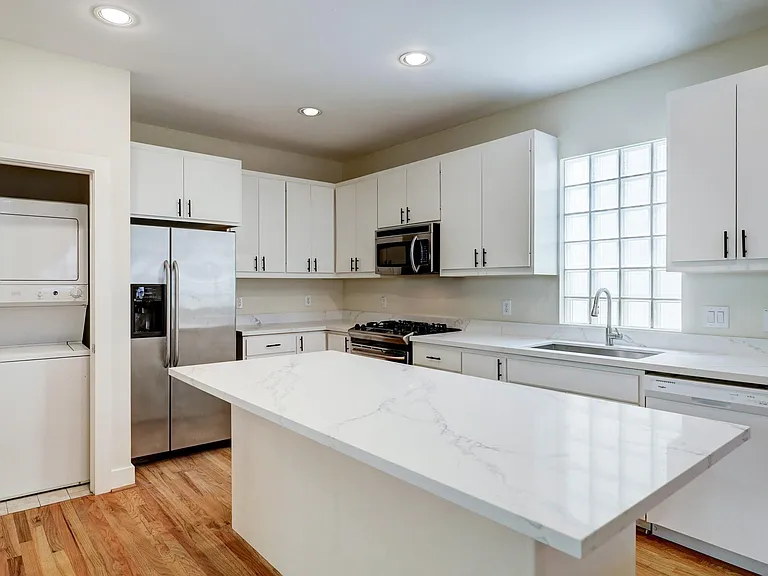 2705 Rutland St #B — Photo 3