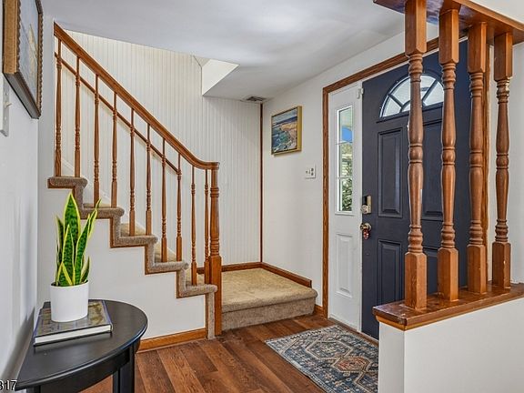 4th image of 40 Golf Rd