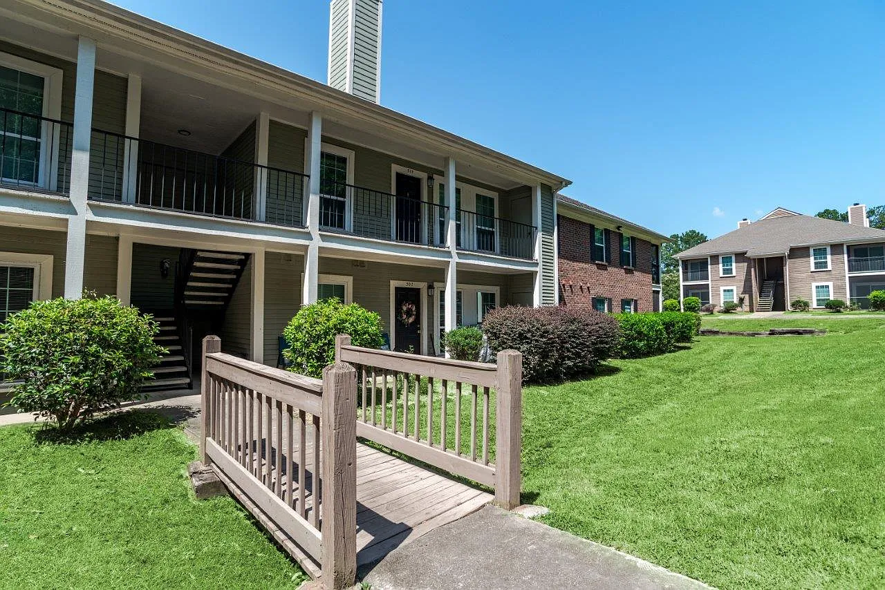 St. Andrews Commons Apartment Homes — Photo 1