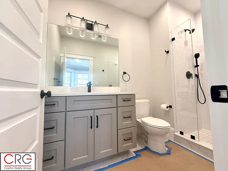 168-170 Webster Ave #1 — Photo 15