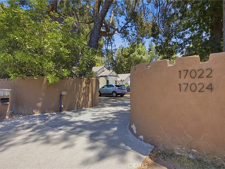 17024 Parthenia St — Photo 19