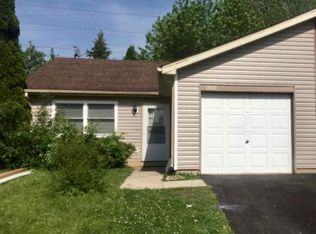 1097 Pheasant Run Ln, Aurora, IL 60504