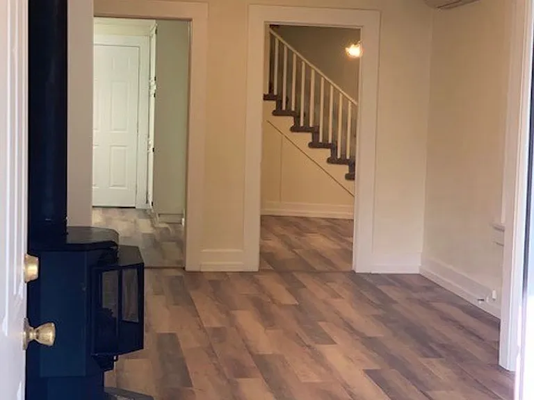 322 SW K St — Photo 4