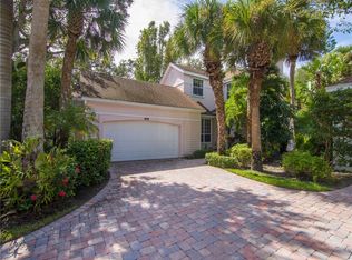 8846 Lakeside Cir, Vero Beach, FL 32963