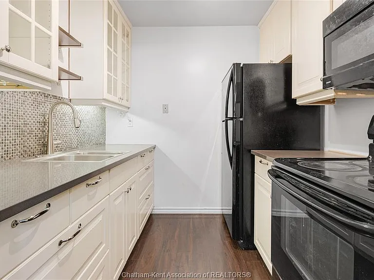 225 Campus Pkwy #117 — Photo 9