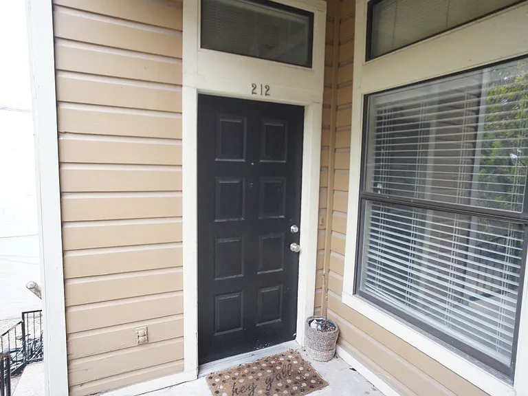 2802 Nueces #212 — Photo 1