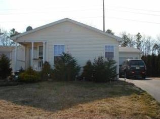 4 Spring Lake Rd, Manahawkin, NJ 08050