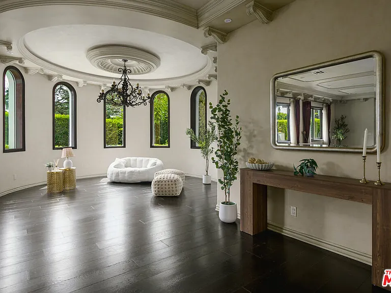 4705 Los Feliz Blvd — Photo 4