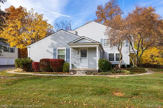 1st image of 359 Neptune Dr