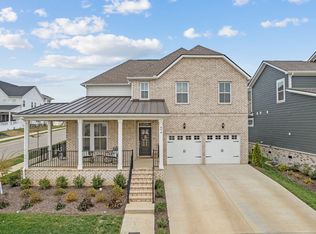 579 Snap Dragon Ln, Hendersonville, TN 37075