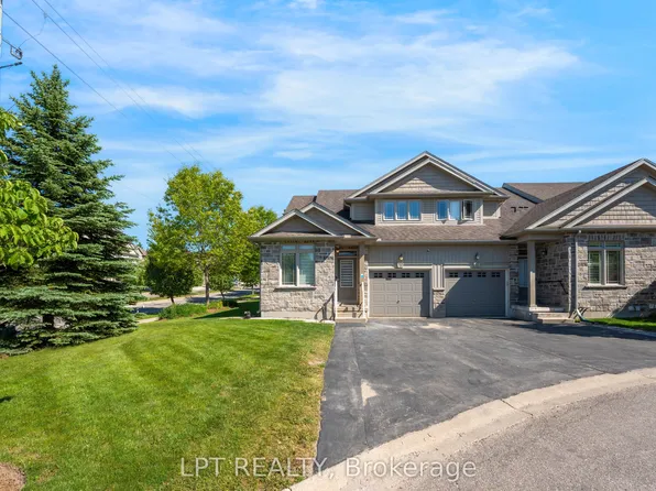 795 Laurelwood Dr #13, Waterloo, ON N2V 0A3
