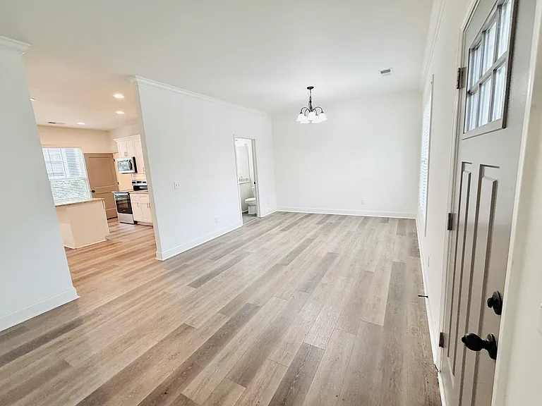 2035 Rosewood Dr — Photo 20