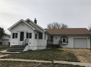 314 Barrett Blvd, Lusk, WY 82225