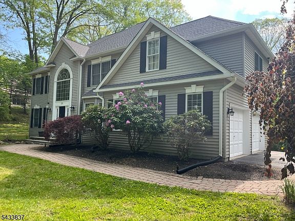 2nd image of 26 Crystal Rock Rd